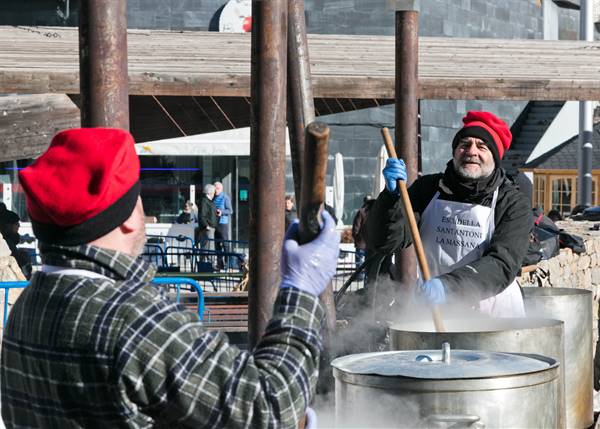 Més cuiners professionals a la Confraria d’Escudellaries de la Massana