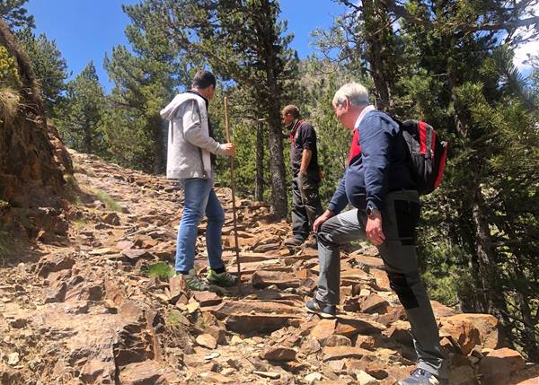 Restauració del camí del refugi del Comapedrosa amb la tècnica de la pedra seca